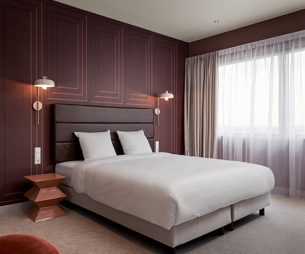 plaza-room